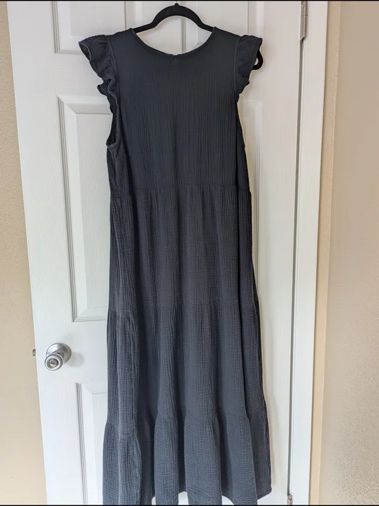 Black Sleeveless Ruffle Maxi Dress - Women - Picture 3 of 5